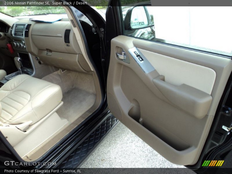 Super Black / Desert 2006 Nissan Pathfinder SE
