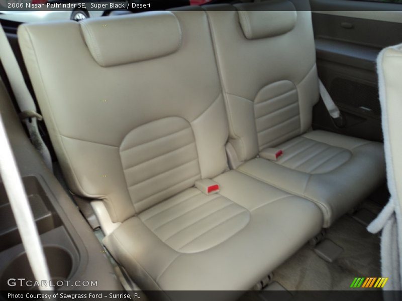 Super Black / Desert 2006 Nissan Pathfinder SE