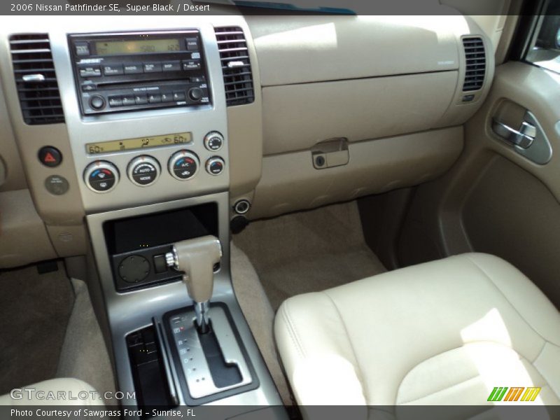 Super Black / Desert 2006 Nissan Pathfinder SE