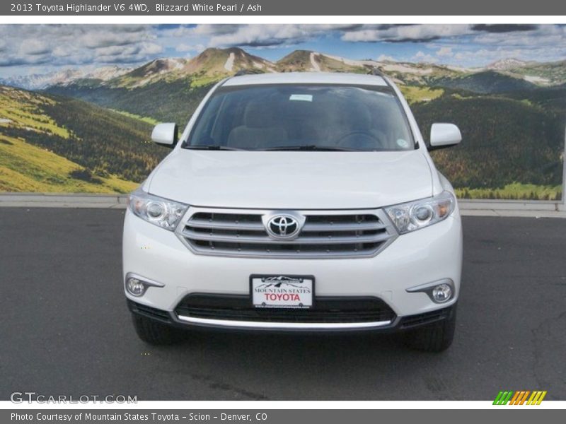 Blizzard White Pearl / Ash 2013 Toyota Highlander V6 4WD