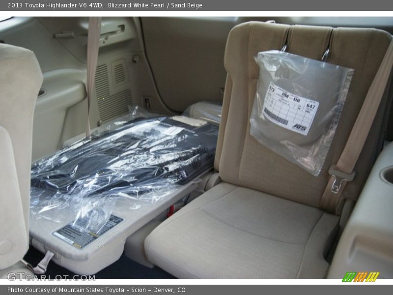 Blizzard White Pearl / Sand Beige 2013 Toyota Highlander V6 4WD