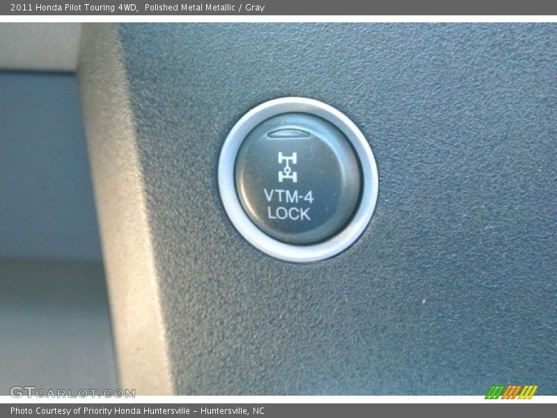 Polished Metal Metallic / Gray 2011 Honda Pilot Touring 4WD