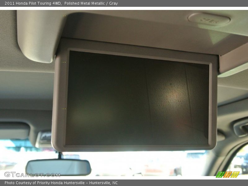 Polished Metal Metallic / Gray 2011 Honda Pilot Touring 4WD