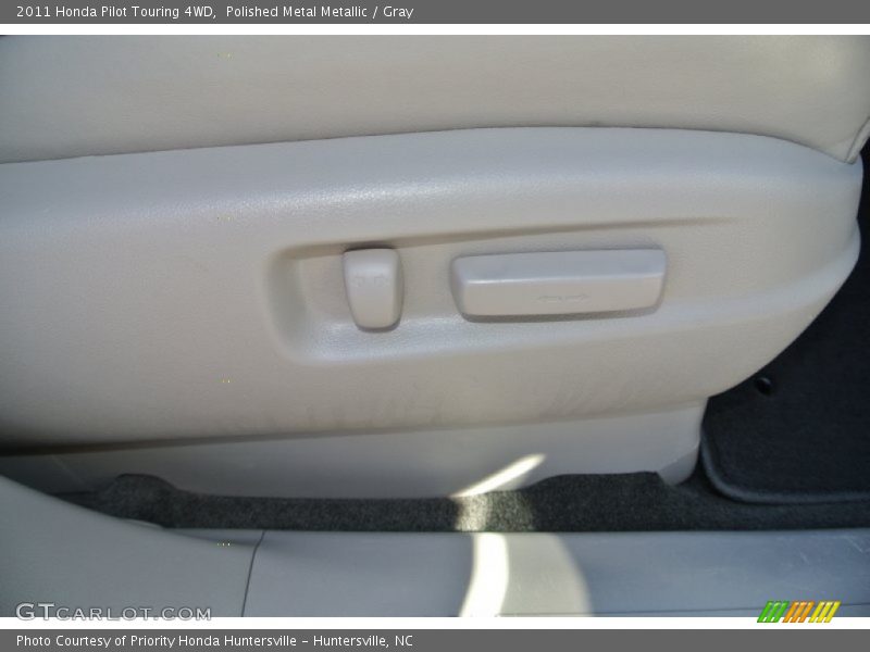 Polished Metal Metallic / Gray 2011 Honda Pilot Touring 4WD
