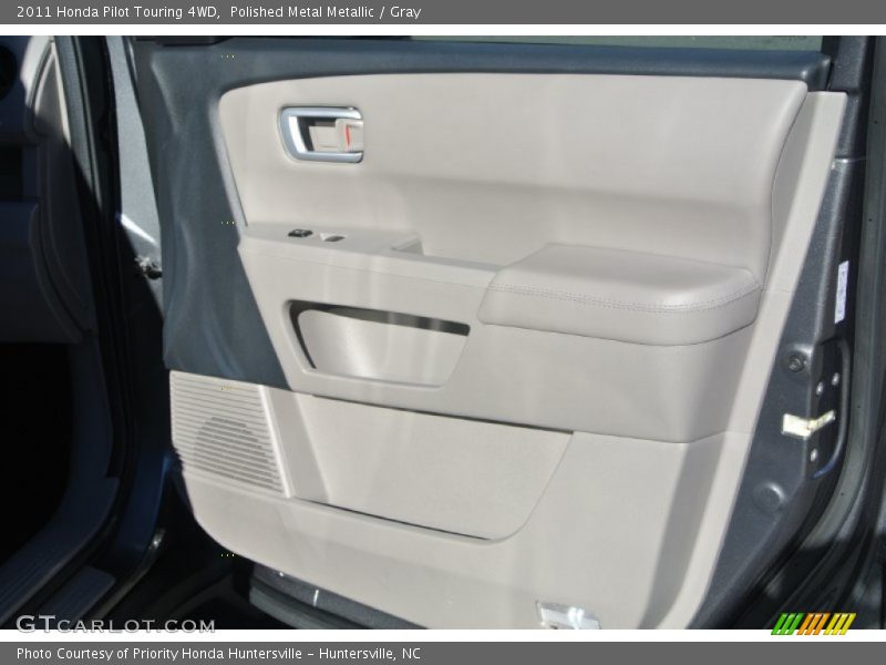 Polished Metal Metallic / Gray 2011 Honda Pilot Touring 4WD