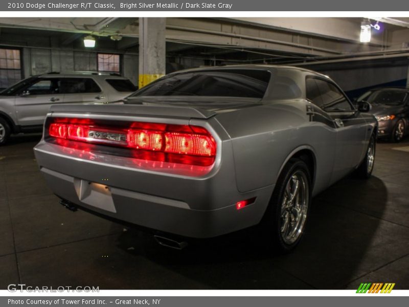 Bright Silver Metallic / Dark Slate Gray 2010 Dodge Challenger R/T Classic