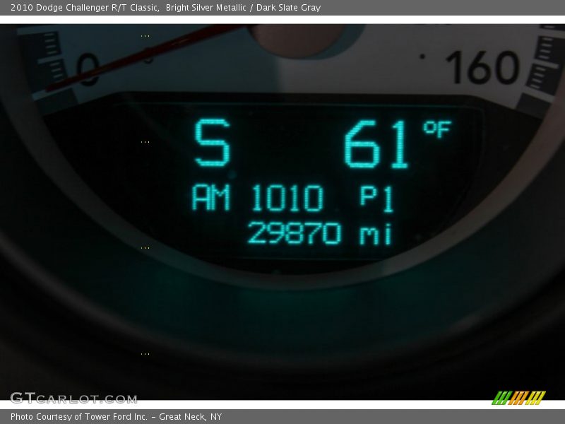 Bright Silver Metallic / Dark Slate Gray 2010 Dodge Challenger R/T Classic
