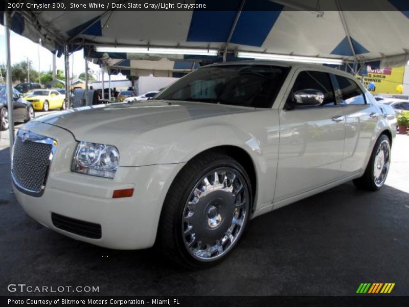 Stone White / Dark Slate Gray/Light Graystone 2007 Chrysler 300