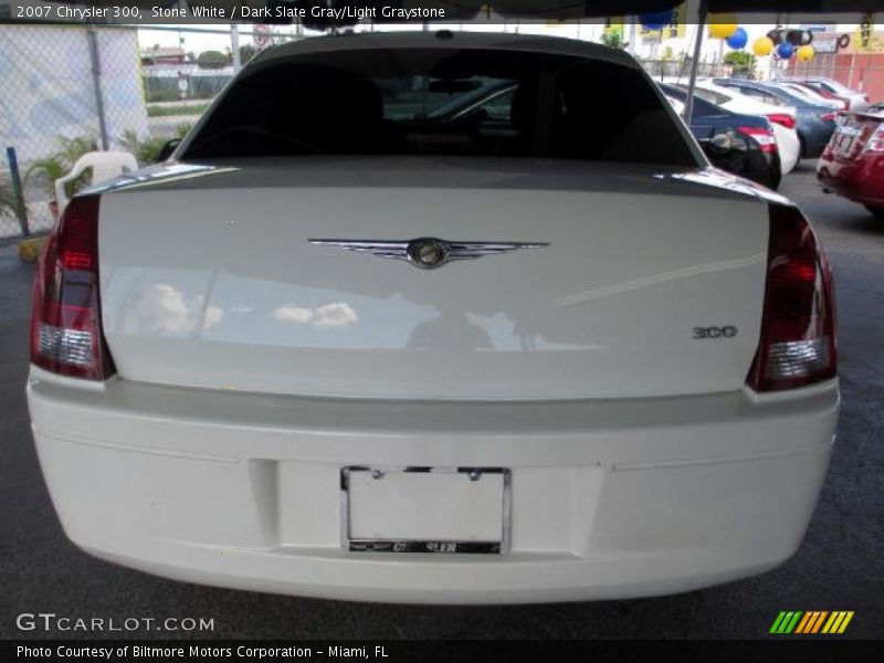 Stone White / Dark Slate Gray/Light Graystone 2007 Chrysler 300