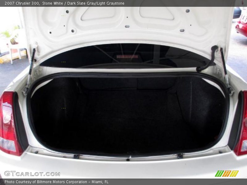 Stone White / Dark Slate Gray/Light Graystone 2007 Chrysler 300