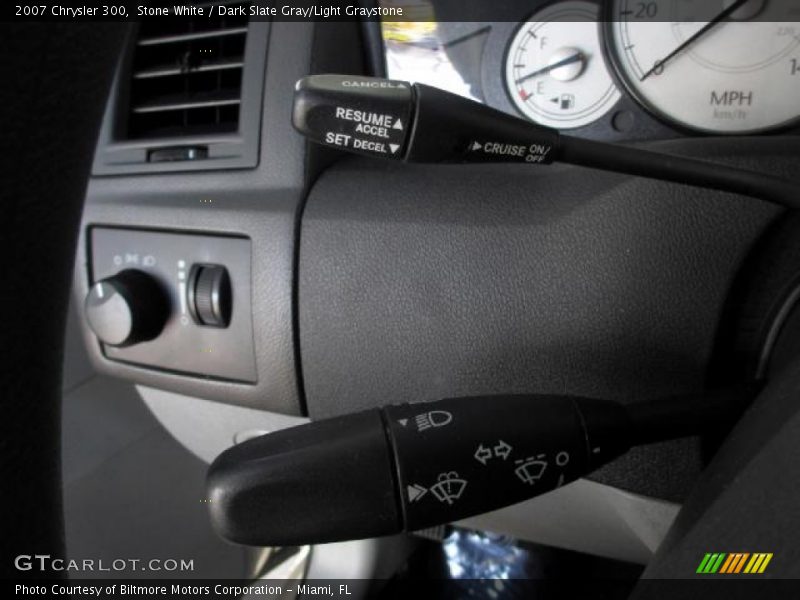 Stone White / Dark Slate Gray/Light Graystone 2007 Chrysler 300