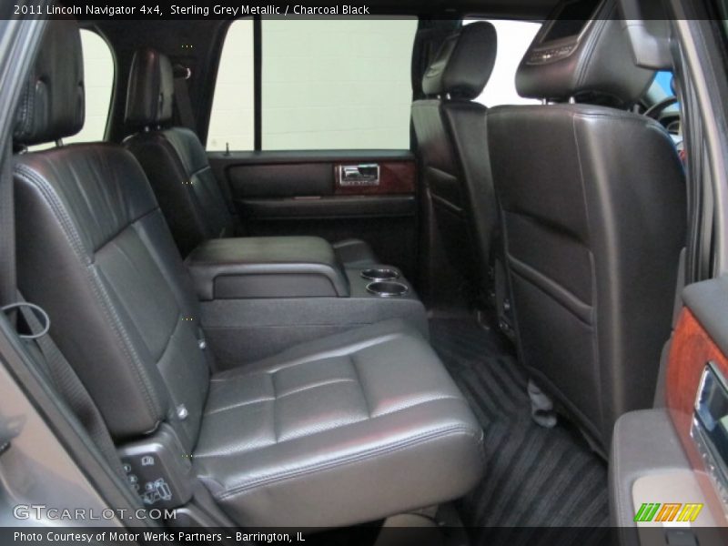 Sterling Grey Metallic / Charcoal Black 2011 Lincoln Navigator 4x4