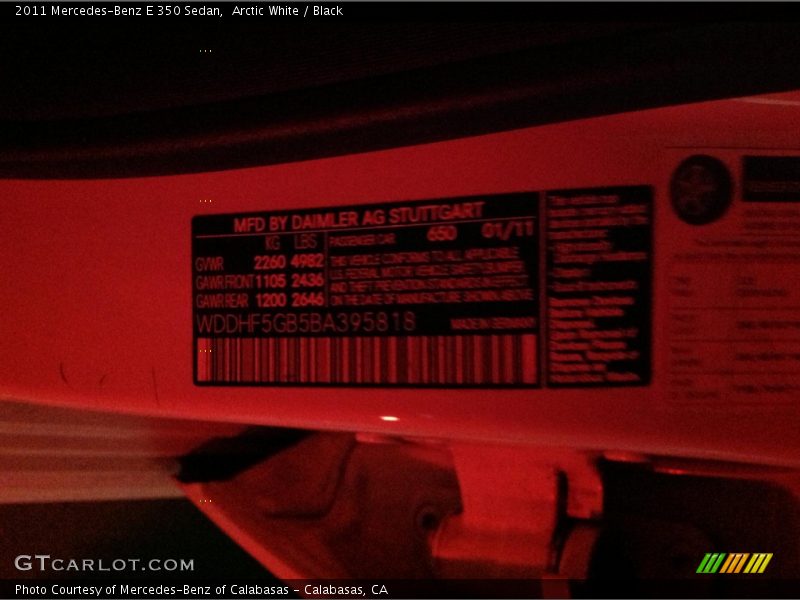 Arctic White / Black 2011 Mercedes-Benz E 350 Sedan