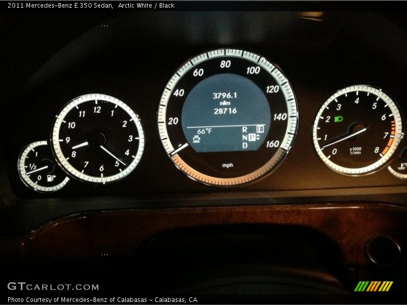 Arctic White / Black 2011 Mercedes-Benz E 350 Sedan
