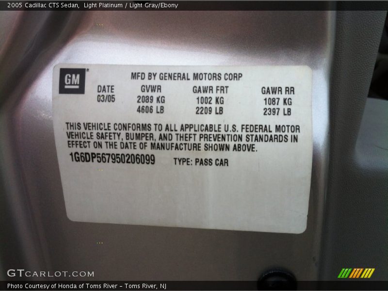 Light Platinum / Light Gray/Ebony 2005 Cadillac CTS Sedan