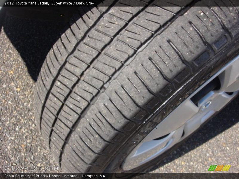 Super White / Dark Gray 2012 Toyota Yaris Sedan