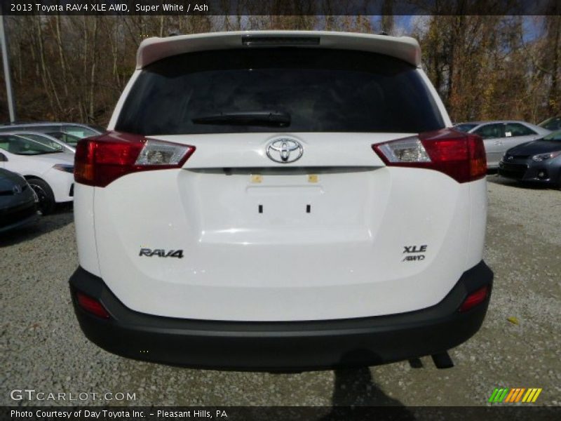 Super White / Ash 2013 Toyota RAV4 XLE AWD
