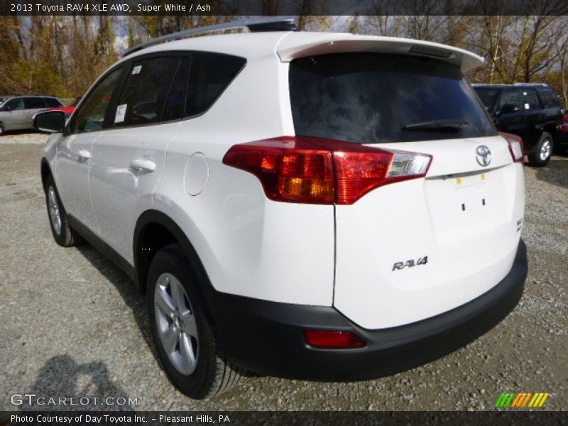 Super White / Ash 2013 Toyota RAV4 XLE AWD