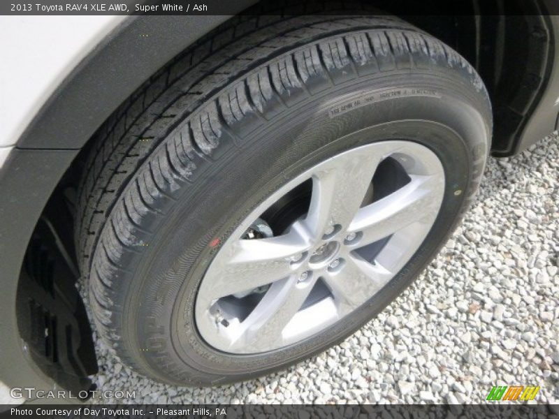 Super White / Ash 2013 Toyota RAV4 XLE AWD
