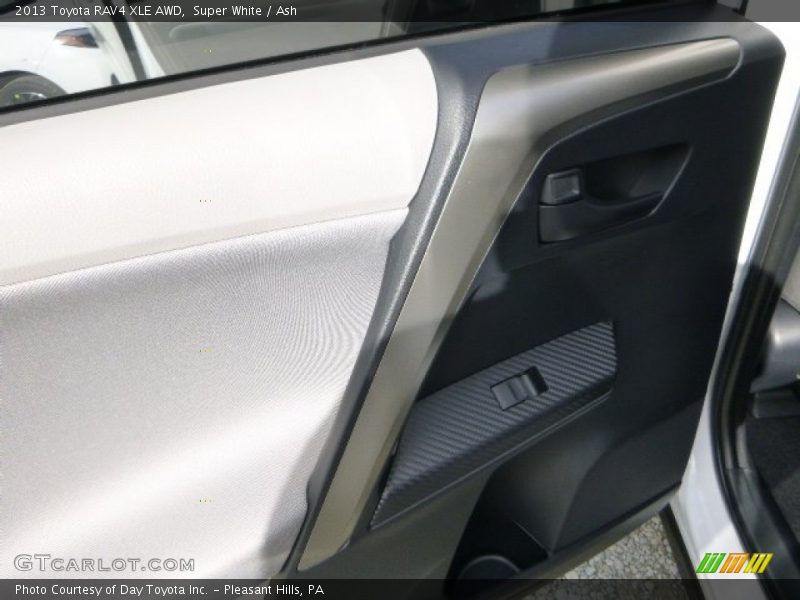Super White / Ash 2013 Toyota RAV4 XLE AWD