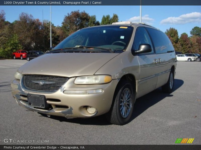 Champagne Pearl / Camel 1999 Chrysler Town & Country Limited