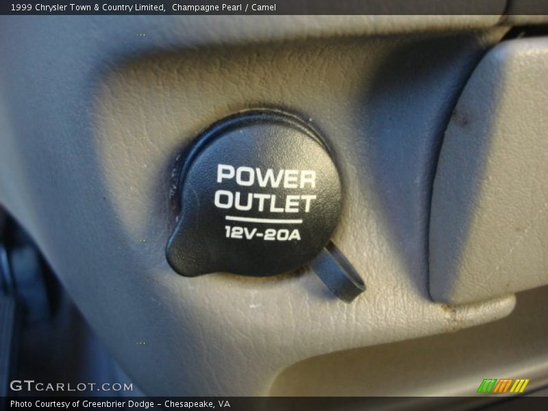 Champagne Pearl / Camel 1999 Chrysler Town & Country Limited