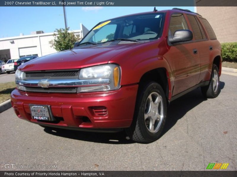 Red Jewel Tint Coat / Light Gray 2007 Chevrolet TrailBlazer LS