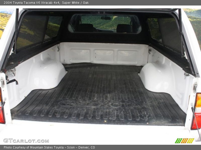 Super White / Oak 2004 Toyota Tacoma V6 Xtracab 4x4