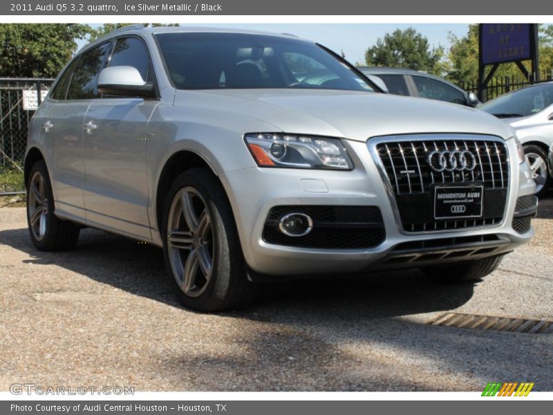 Ice Silver Metallic / Black 2011 Audi Q5 3.2 quattro