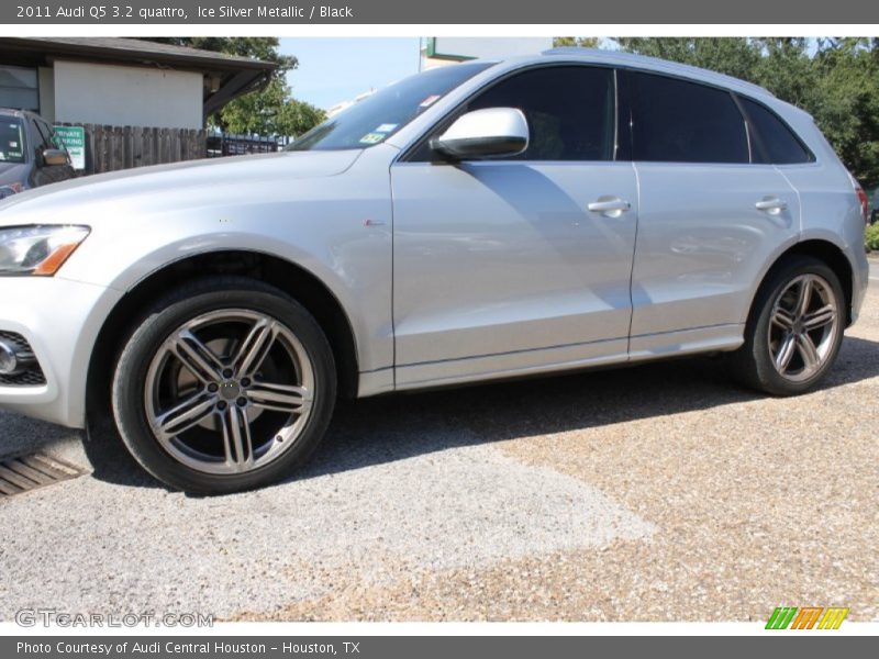 Ice Silver Metallic / Black 2011 Audi Q5 3.2 quattro