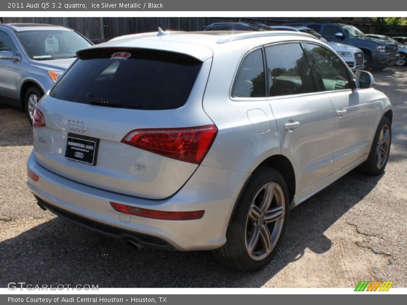 Ice Silver Metallic / Black 2011 Audi Q5 3.2 quattro