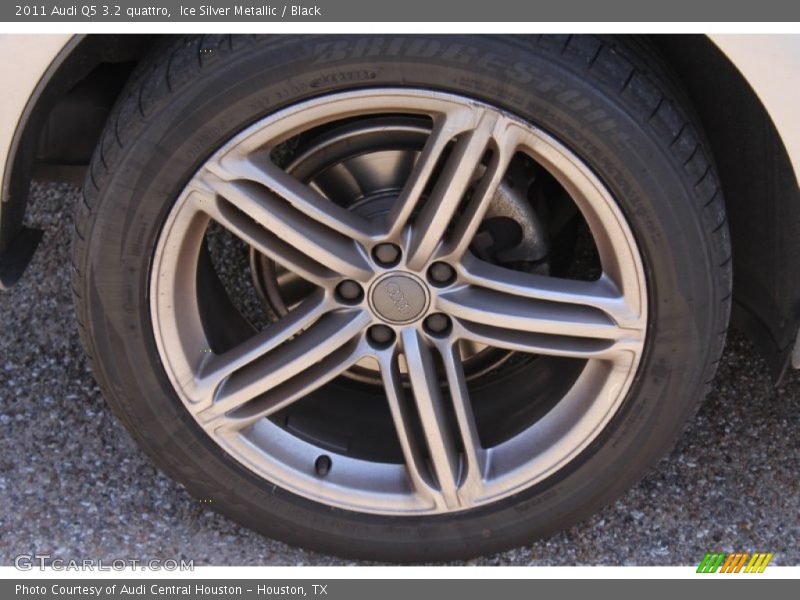 Ice Silver Metallic / Black 2011 Audi Q5 3.2 quattro