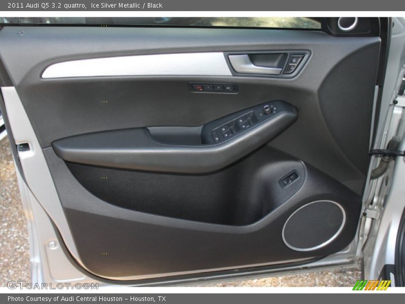 Ice Silver Metallic / Black 2011 Audi Q5 3.2 quattro