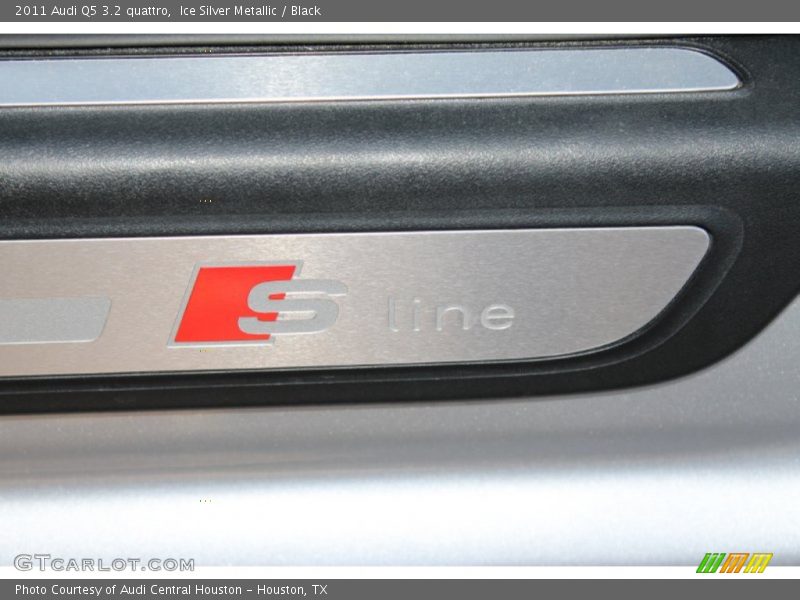 Ice Silver Metallic / Black 2011 Audi Q5 3.2 quattro