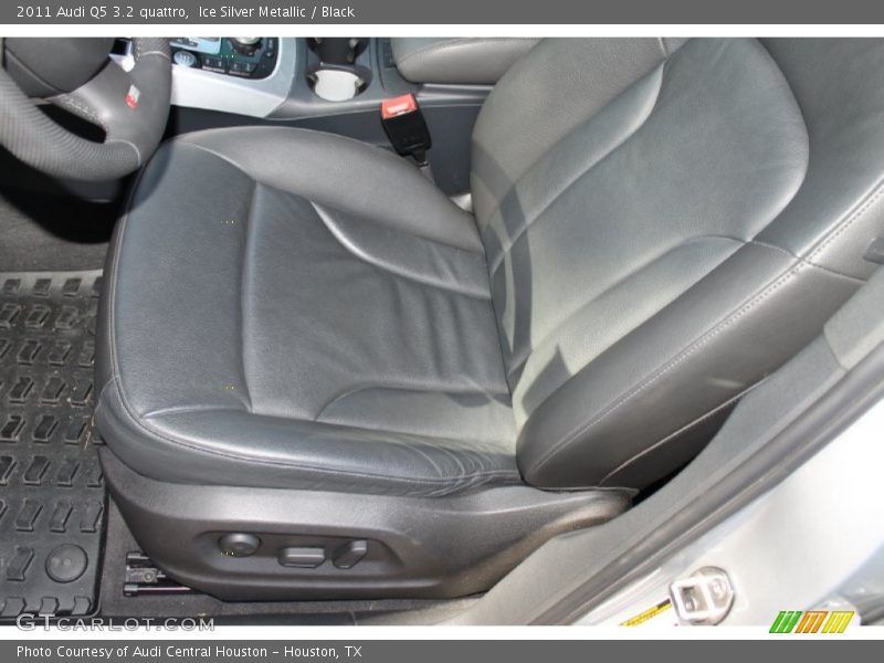 Ice Silver Metallic / Black 2011 Audi Q5 3.2 quattro