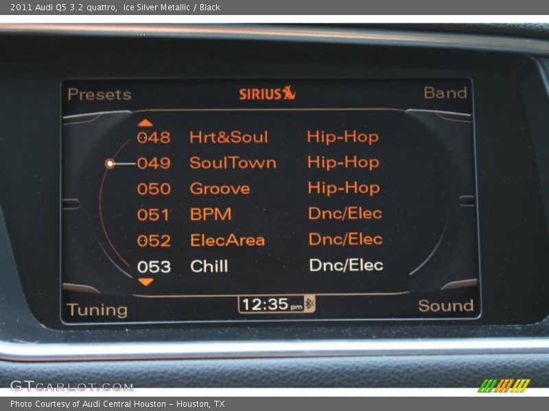 Ice Silver Metallic / Black 2011 Audi Q5 3.2 quattro