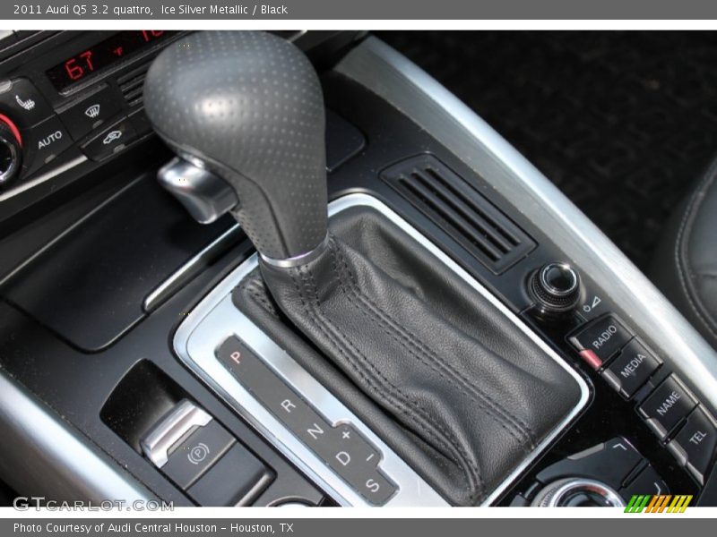Ice Silver Metallic / Black 2011 Audi Q5 3.2 quattro