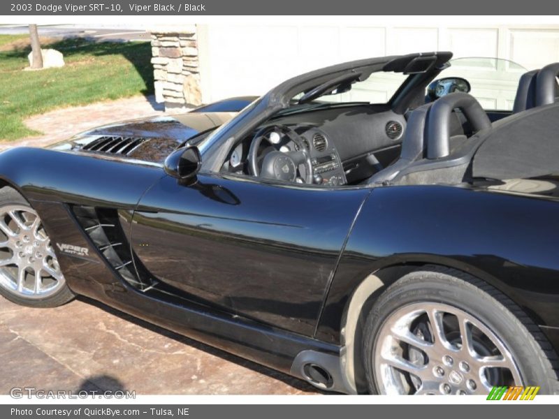 Viper Black / Black 2003 Dodge Viper SRT-10