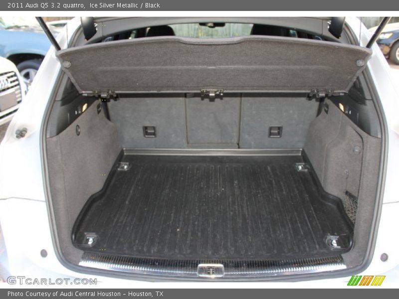 Ice Silver Metallic / Black 2011 Audi Q5 3.2 quattro