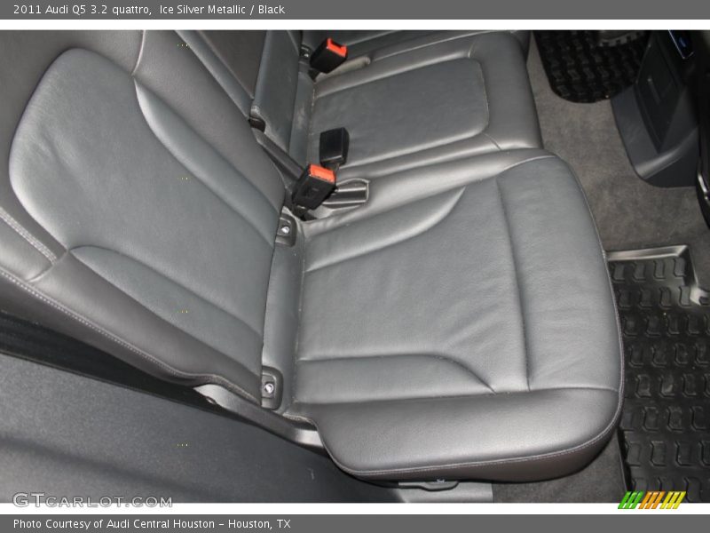 Ice Silver Metallic / Black 2011 Audi Q5 3.2 quattro