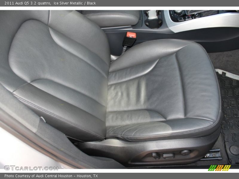 Ice Silver Metallic / Black 2011 Audi Q5 3.2 quattro