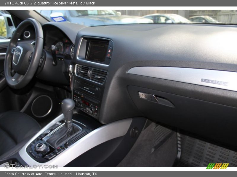 Ice Silver Metallic / Black 2011 Audi Q5 3.2 quattro