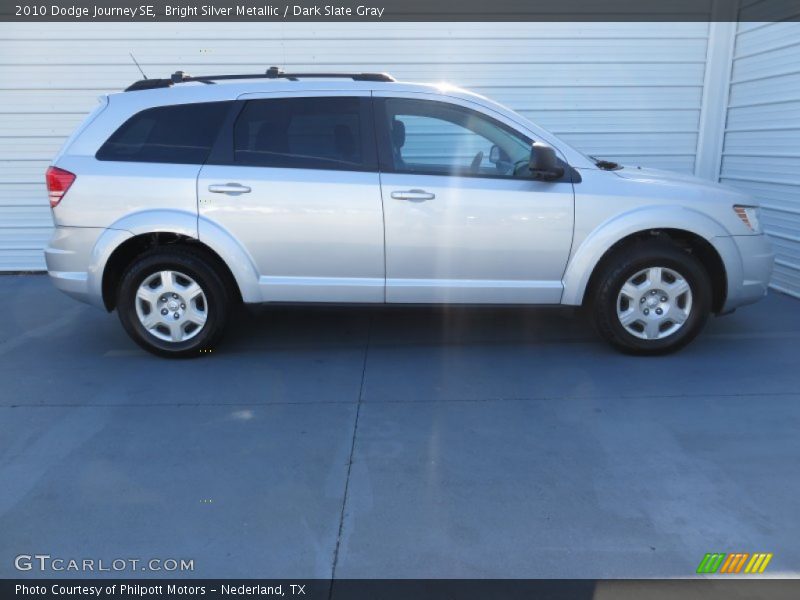 Bright Silver Metallic / Dark Slate Gray 2010 Dodge Journey SE