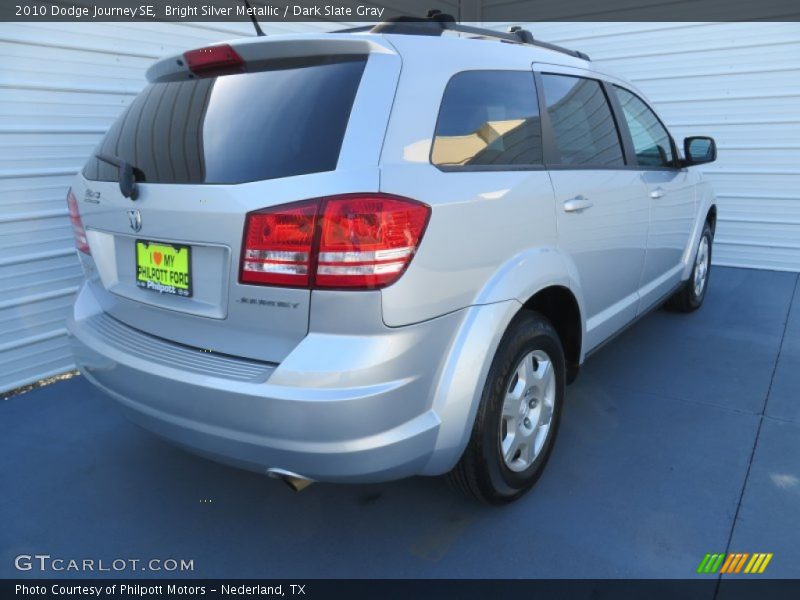 Bright Silver Metallic / Dark Slate Gray 2010 Dodge Journey SE