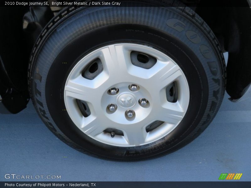 Bright Silver Metallic / Dark Slate Gray 2010 Dodge Journey SE