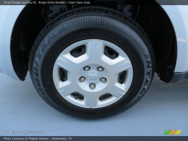Bright Silver Metallic / Dark Slate Gray 2010 Dodge Journey SE