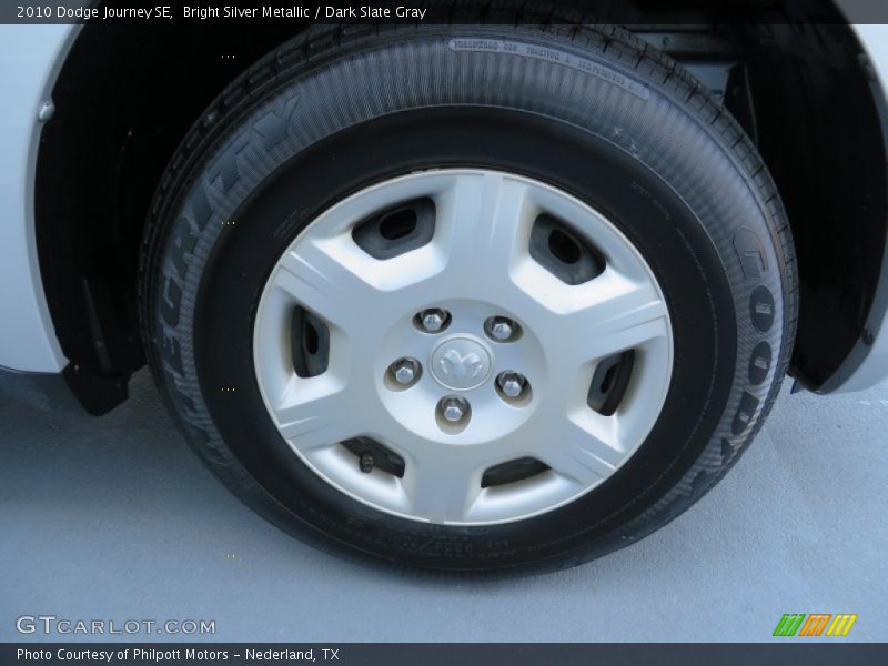 Bright Silver Metallic / Dark Slate Gray 2010 Dodge Journey SE