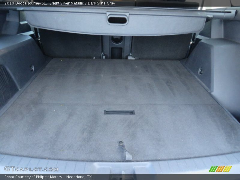 Bright Silver Metallic / Dark Slate Gray 2010 Dodge Journey SE
