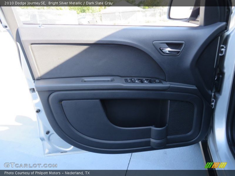 Bright Silver Metallic / Dark Slate Gray 2010 Dodge Journey SE
