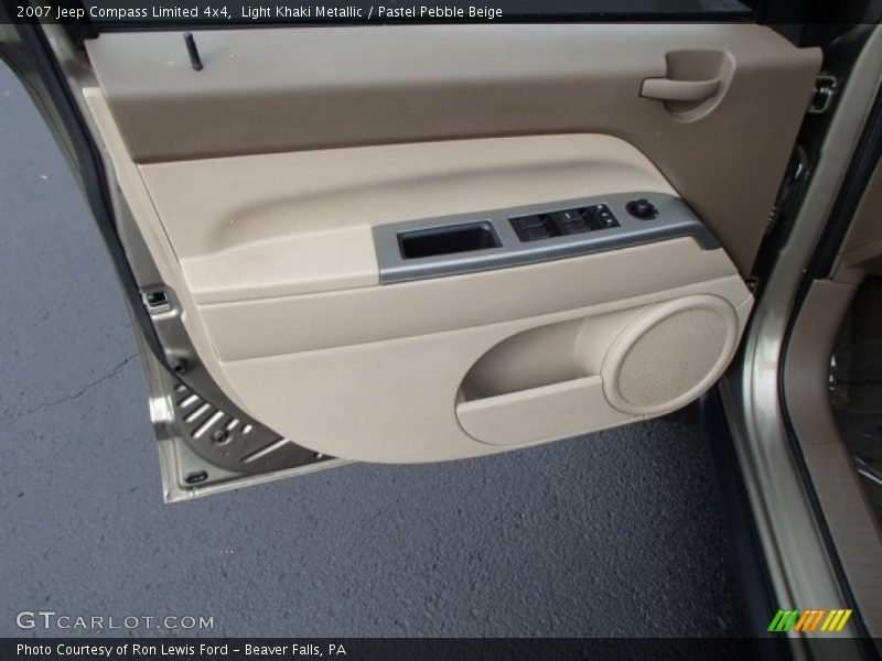 Door Panel of 2007 Compass Limited 4x4